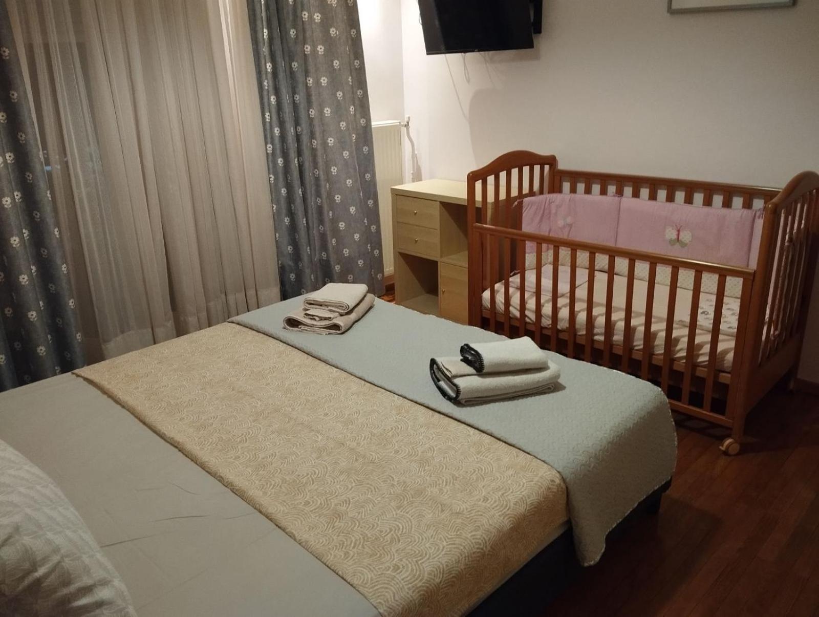 Spacious Flat Ideal For Families Athen Eksteriør billede